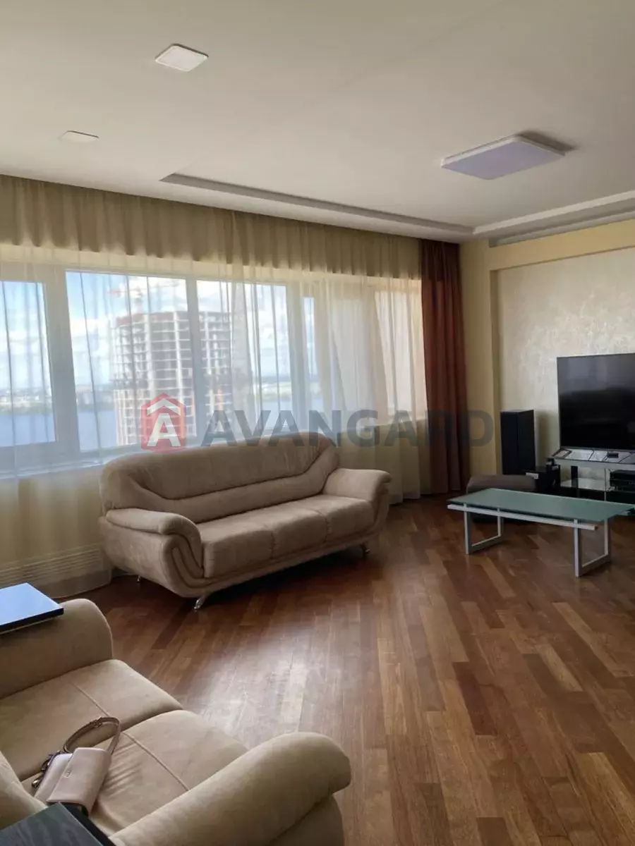 4 ��. ��������, 150/-/- ��. �., 9/28 ������ ���� 3