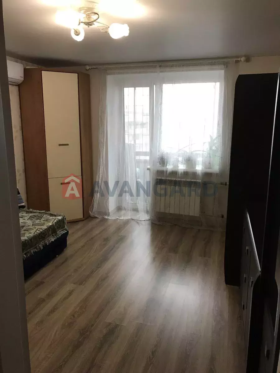 2 ����. ��������, 50/-/8 ��. �., 9/9 ���� ���� 13