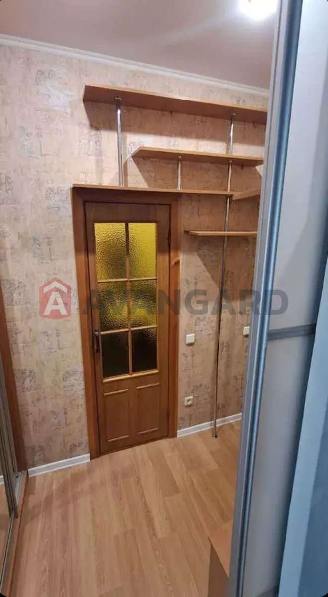 1 ��. ��������, 40/-/14 ��. �., 3/5 ������ ���� 19