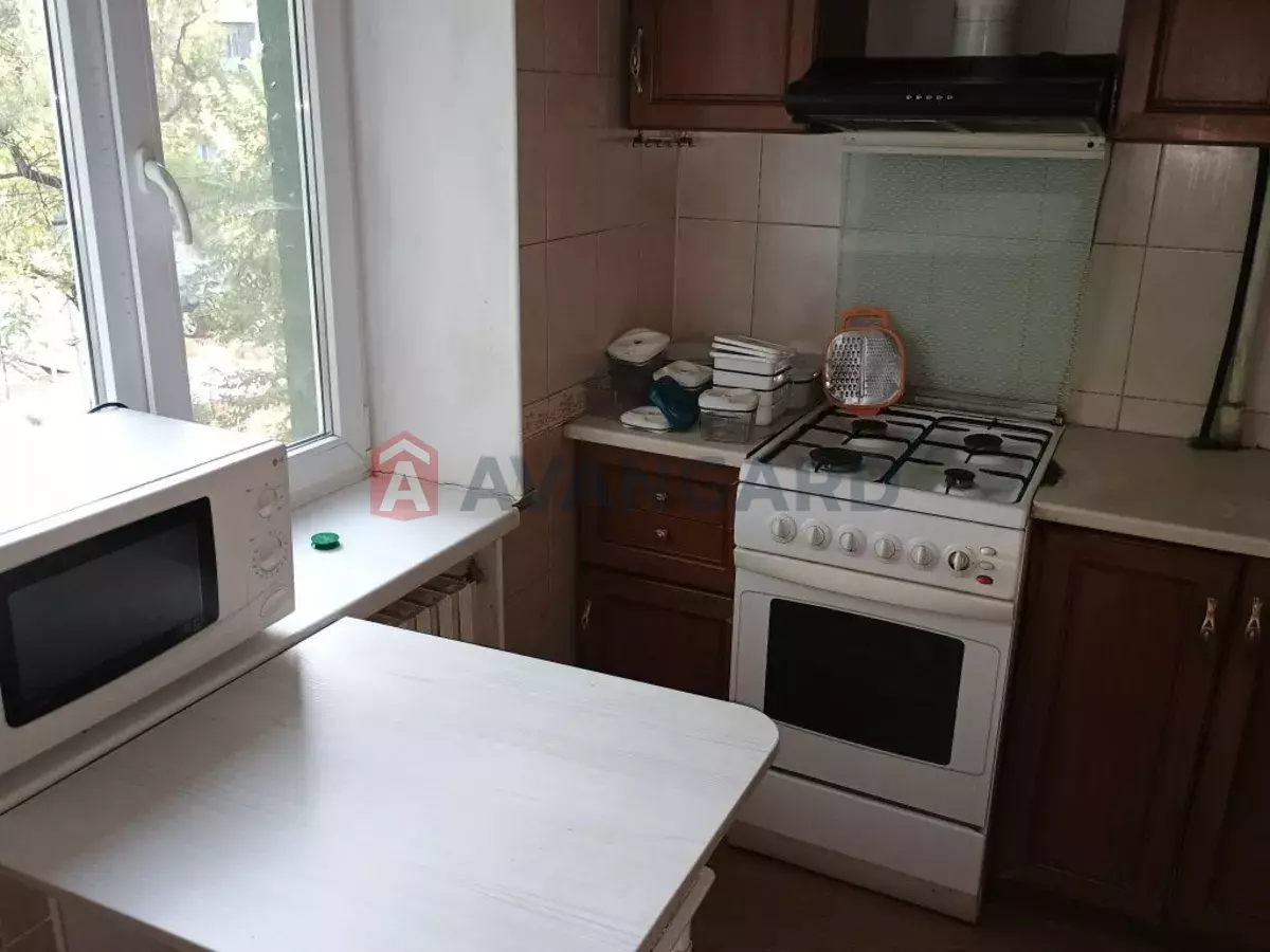 3 ����. ��������, 60/-/7 ��. �., 2/5 ���� ���� 8