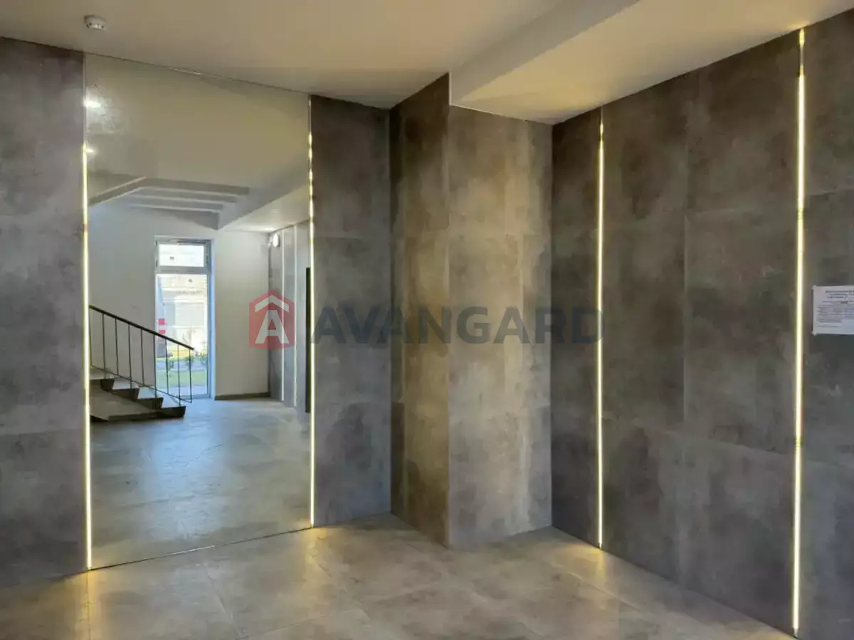 2 ��. ��������, 40/-/- ��. �., 6/10 ������ ���� 17