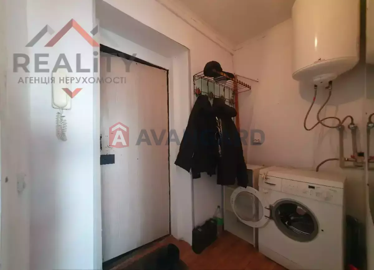 1 ��. ��������, 31/17/6 ��. �., 9/9 ������ ���� 9