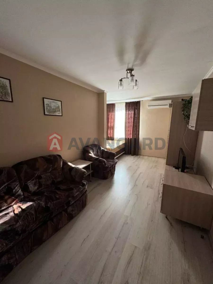 1 ����. ��������, 50/-/8 ��. �., 3/3 ���� ���� 8