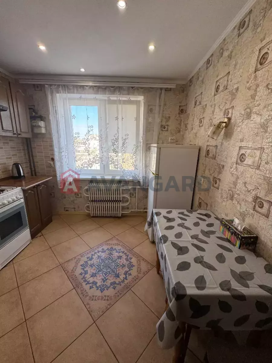 2 ��. ��������, 48/26/8 ��. �., 9/9 ������ ���� 2