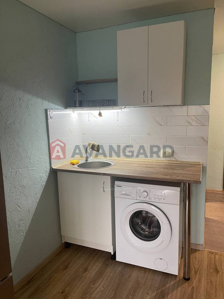 1 ��. ��������, 18/-/5 ��. �., 8/9 ������ ���� 8