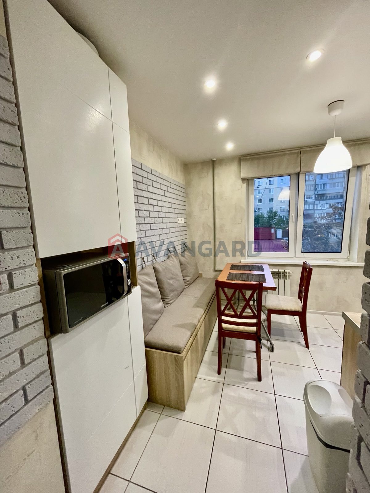 1 ��. ��������, 40/18/9 ��. �., 5/9 ������ ���� 4