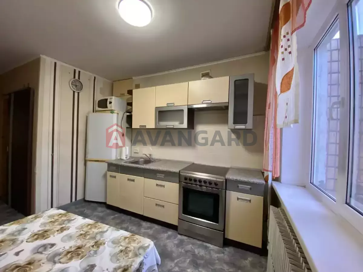 2 ��. ��������, 58/33/10 ��. �., 12/12 ������ ���� 7