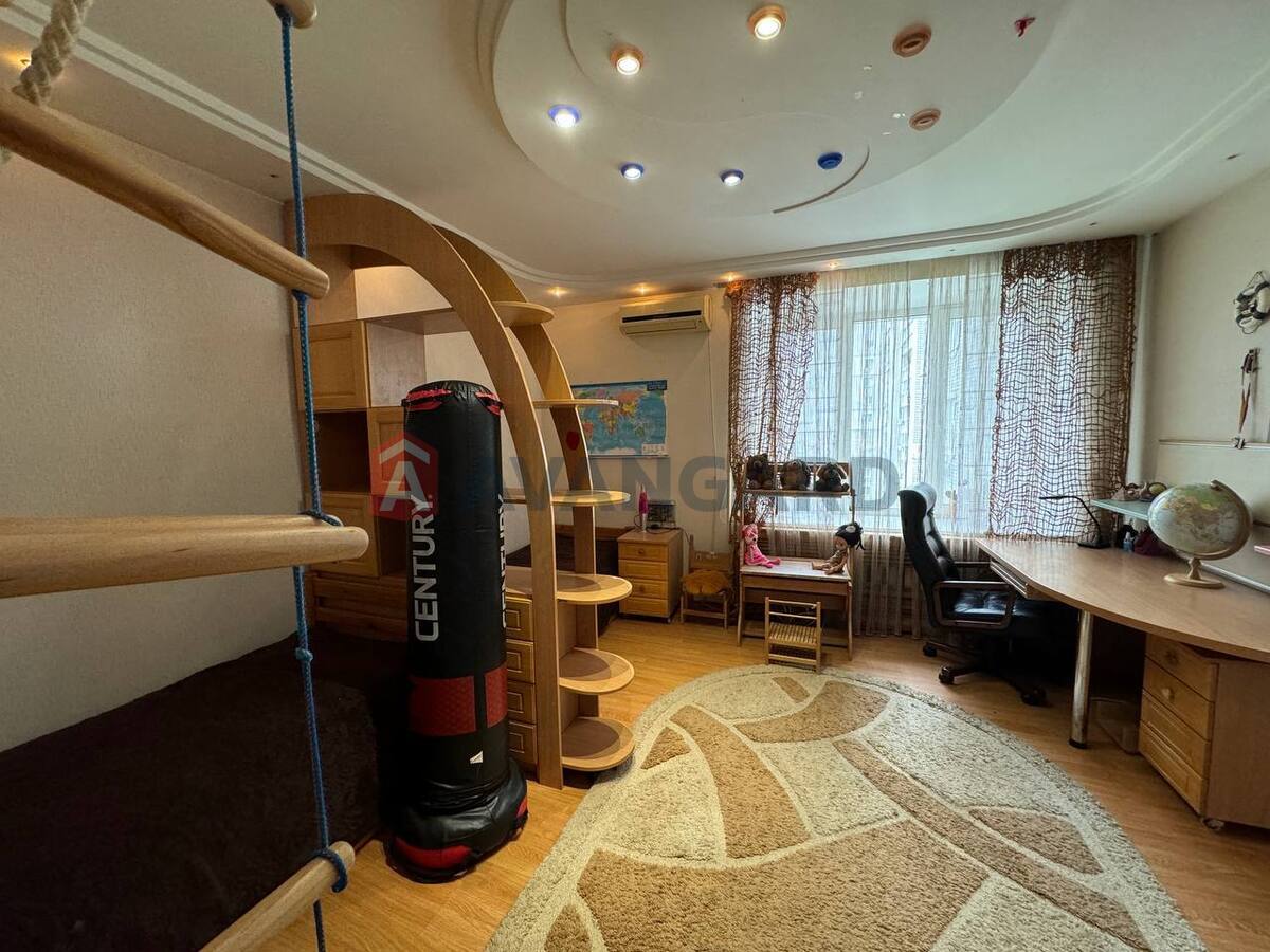 3 ��. ��������, 125/-/12 ��. �., 9/14 ������ ���� 9