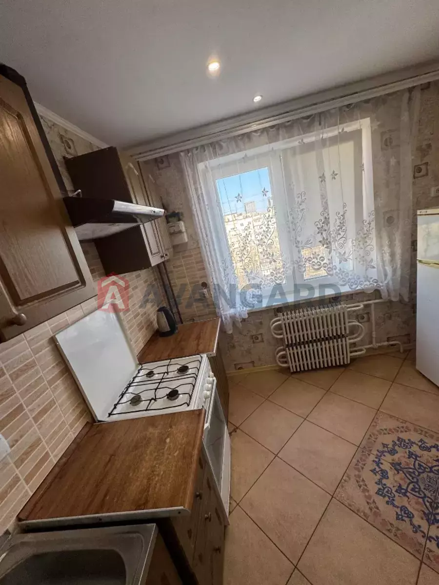 2 ��. ��������, 48/26/8 ��. �., 9/9 ������ ���� 1