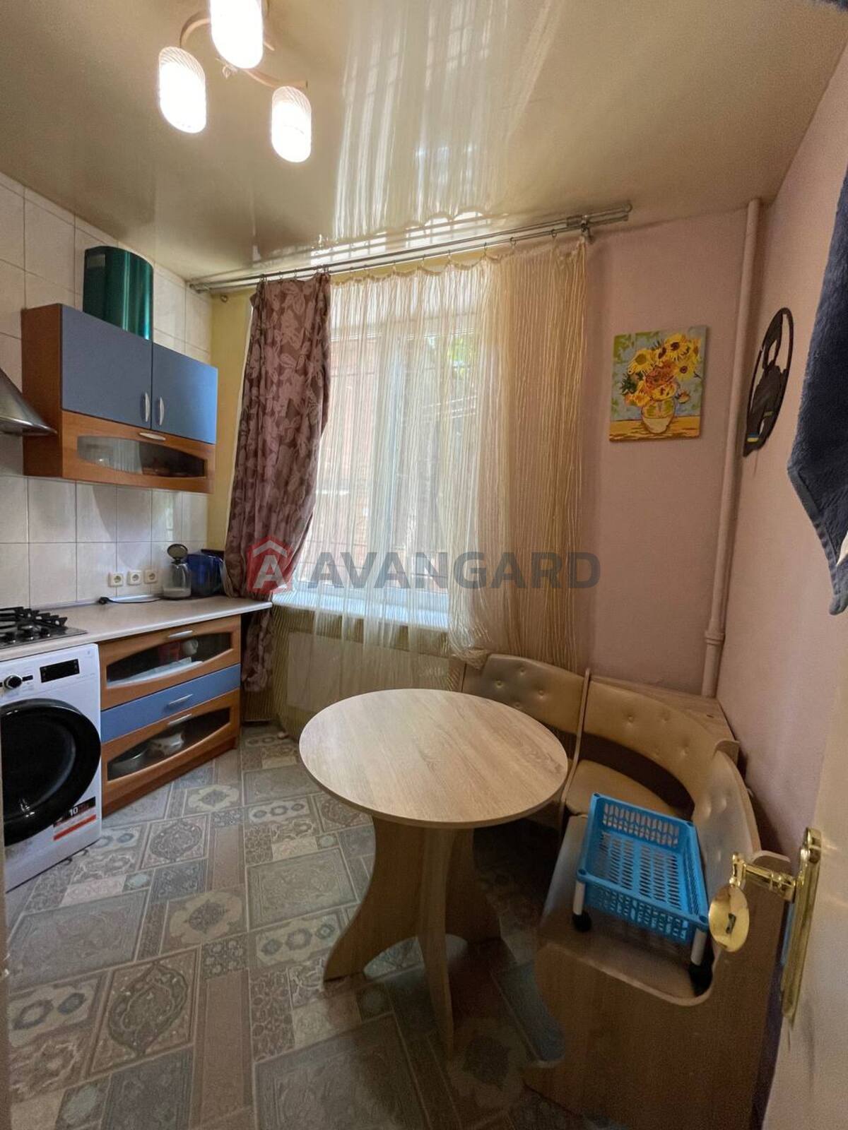 3 ��. ��������, 75/51/8 ��. �., 1/5 ������ ���� 7