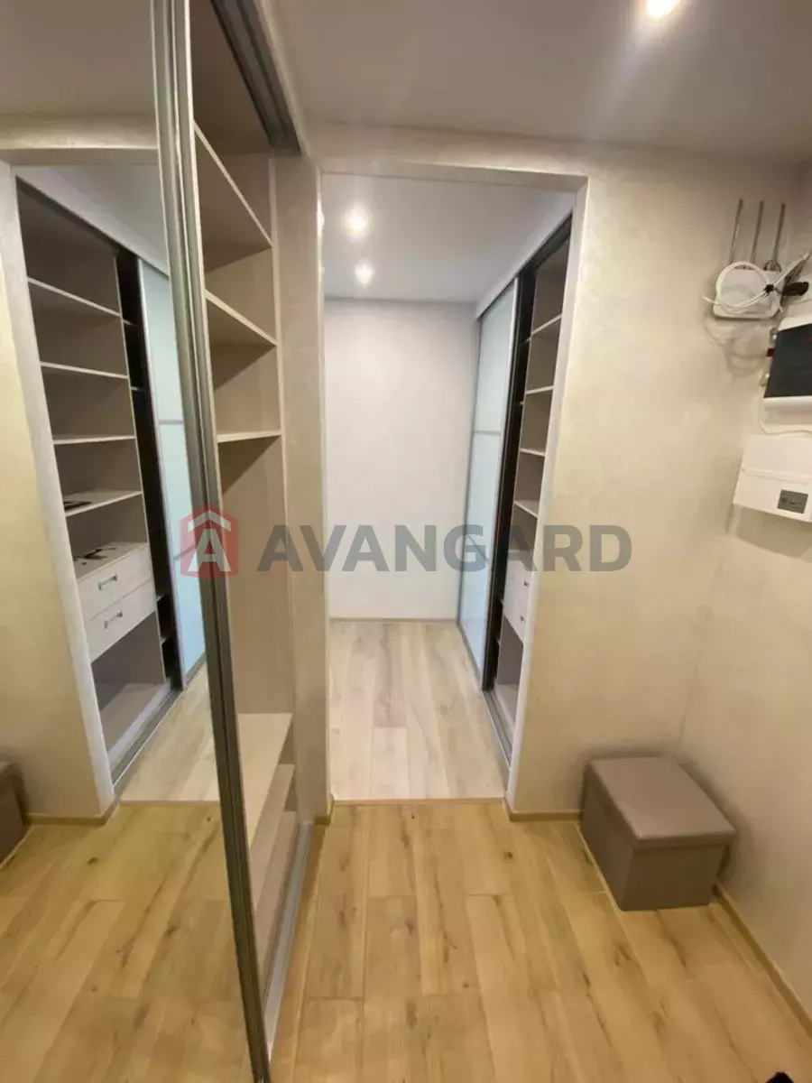 1 ����. ��������, 43/-/8 ��. �., 7/12 ���� ���� 10