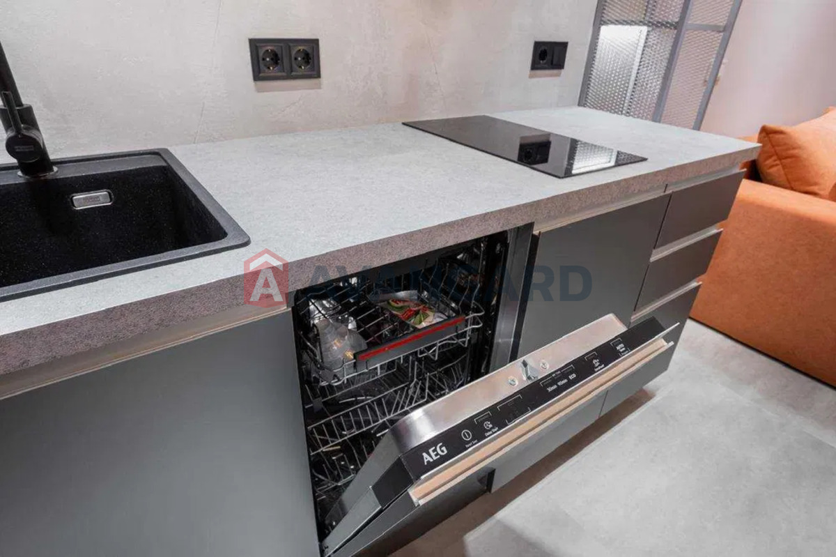 1 ��. ��������, 50/-/22 ��. �., 4/7 ������ ���� 9