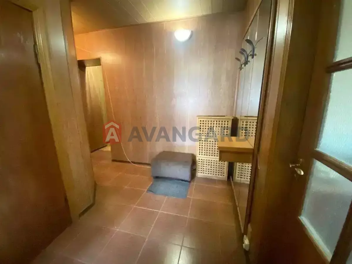 3 ��. ��������, 71/50/8 ��. �., 4/9 ������ ���� 8