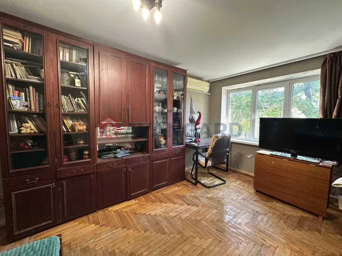 2 ��. ��������, 48/-/7 ��. �., 4/5 ������ ���� 9