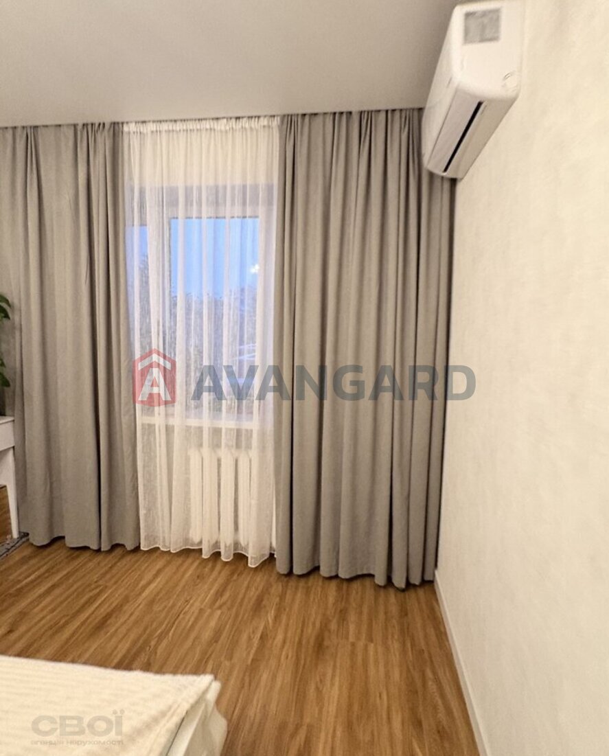 2 ����. ��������, 43/28/7 ��. �., 4/5 ���� ���� 3