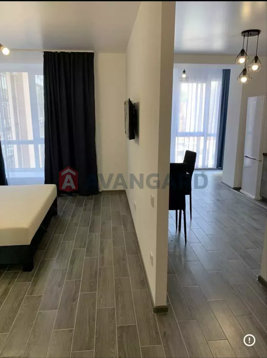 1 ��. ��������, 40/-/10 ��. �., 3/12 ������ ���� 8