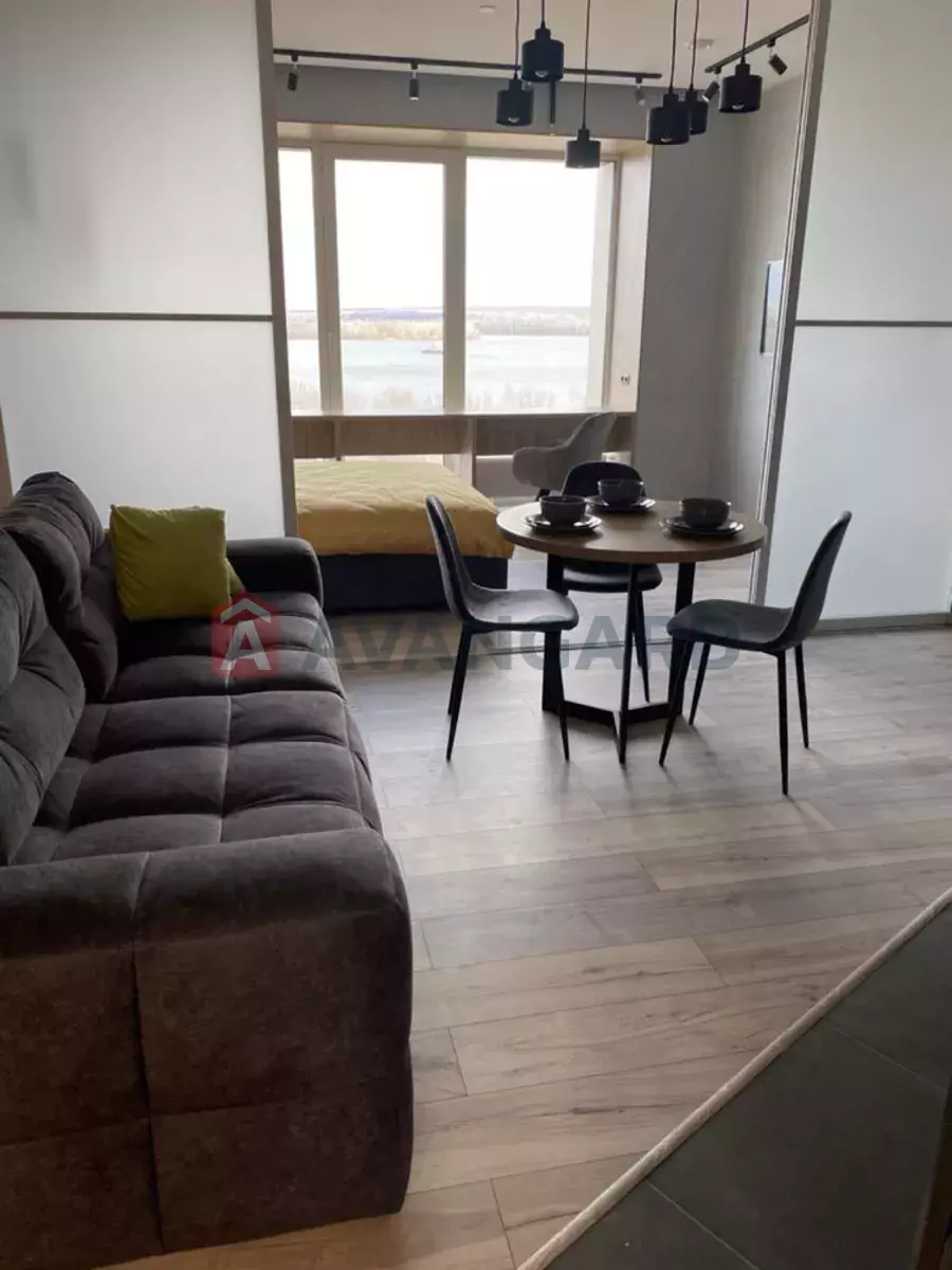 2 ����. ��������, 43/-/15 ��. �., 8/25 ���� ���� 5