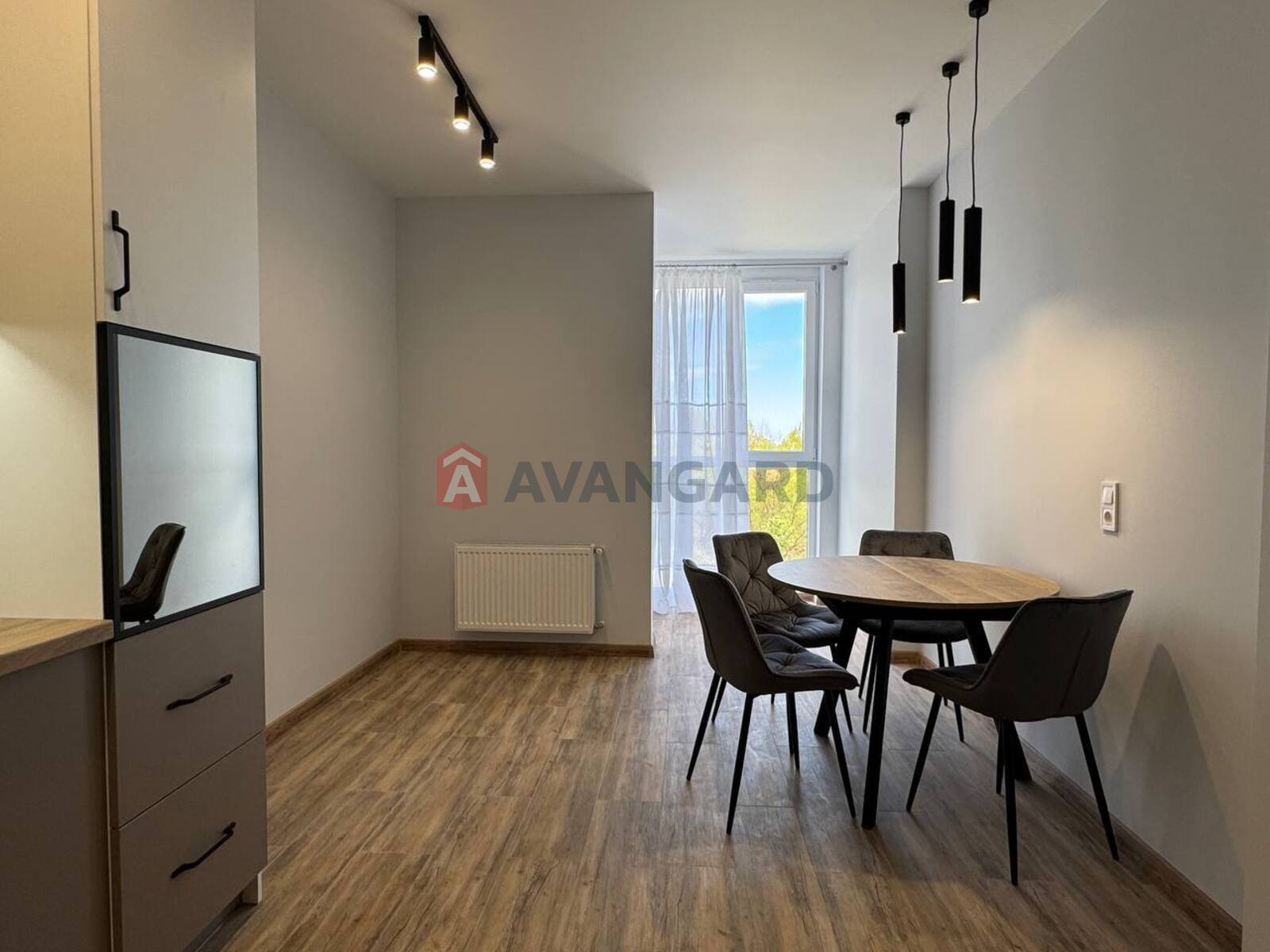 1 ��. ��������, 45/15/16 ��. �., 4/10 ������ ���� 7