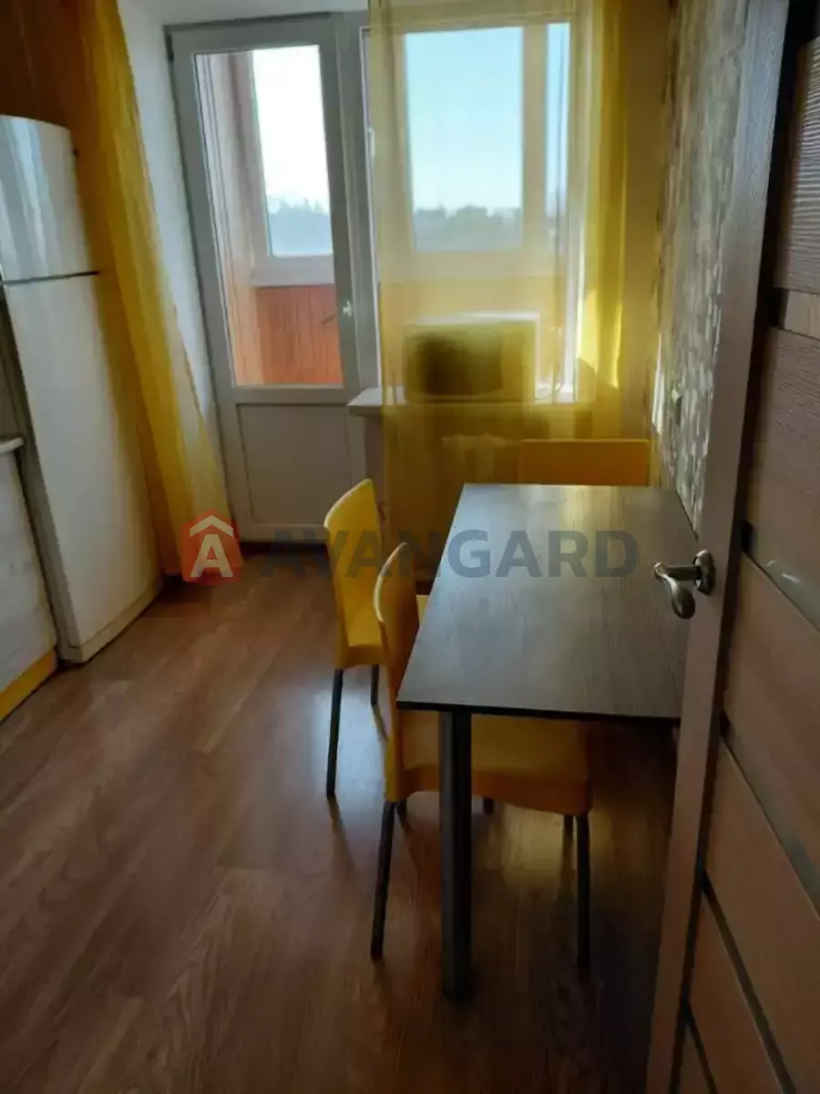 1 ��. ��������, 41/20/10 ��. �., 8/9 ������ ���� 3