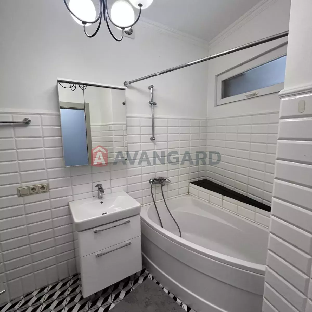 3 ��. ��������, 84/-/9 ��. �., 3/5 ������ ���� 8