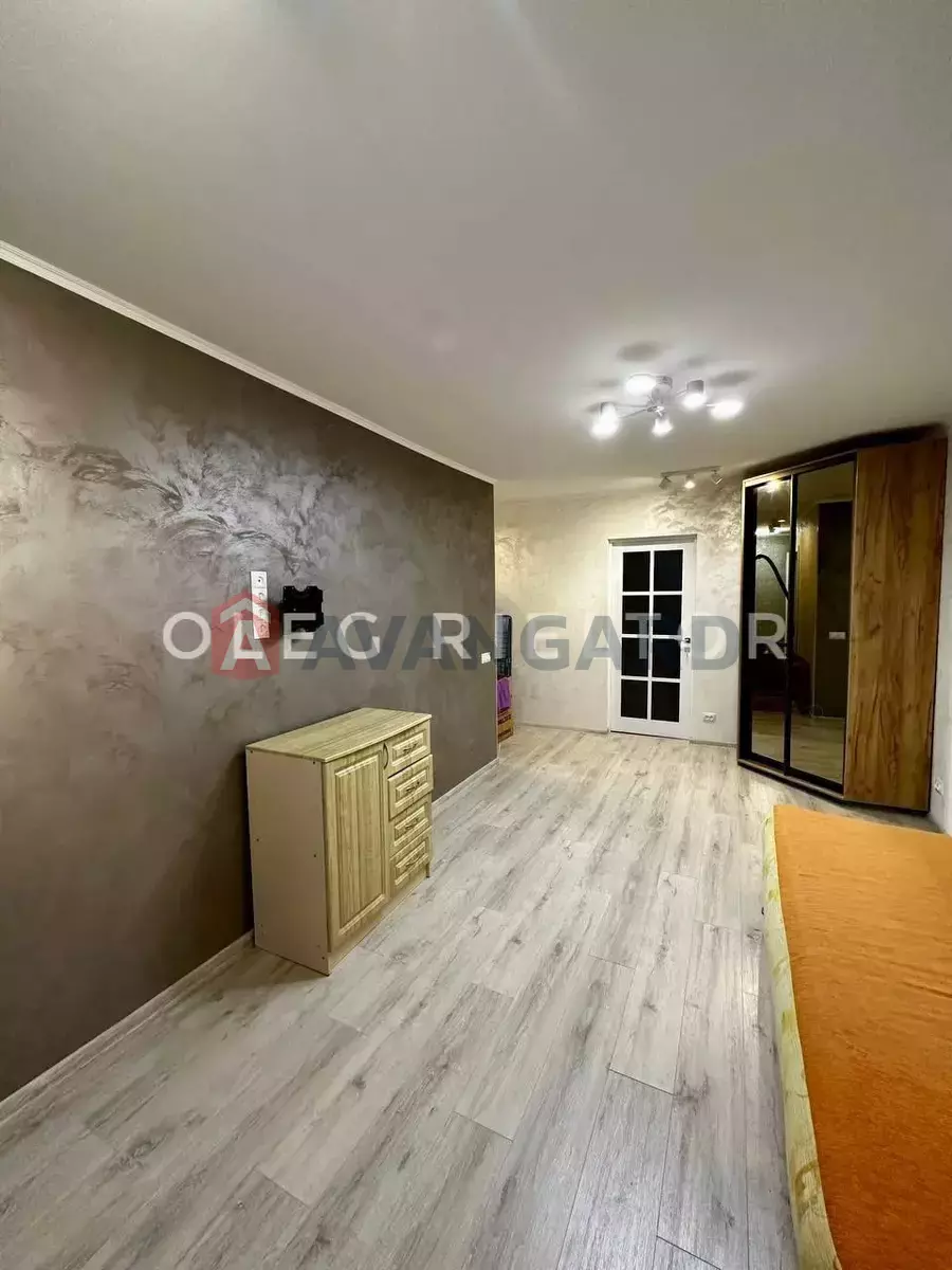 3 ��. ��������, 63/-/- ��. �., 4/12 ������ ���� 7