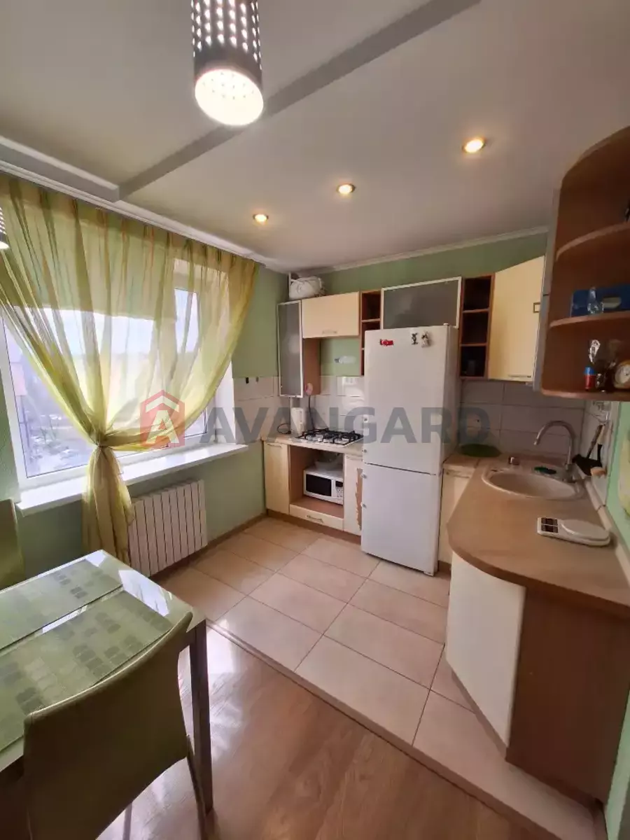 1 ��. ��������, 38/19/9 ��. �., 8/10 ������ ���� 2