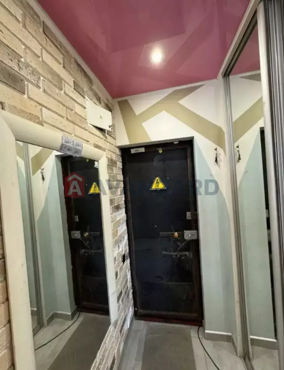 1 ��. ��������, 31/20/5 ��. �., 9/9 ������ ���� 10