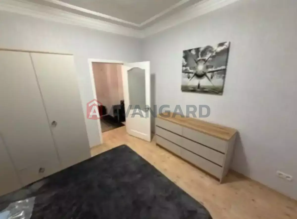 2 ��. ��������, 50/-/- ��. �., 4/5 ������ ���� 3