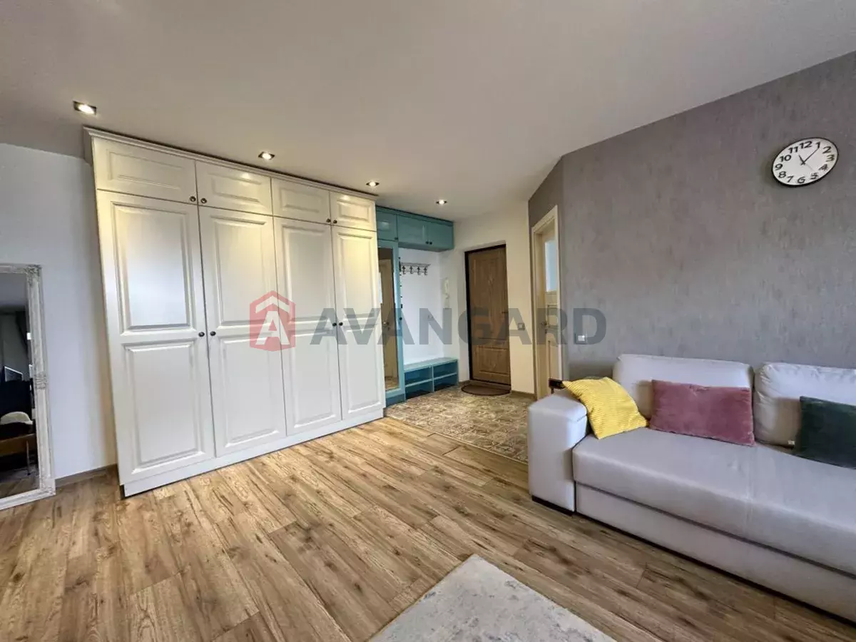 3 ����. ��������, 65/-/8 ��. �., 9/9 ���� ���� 6