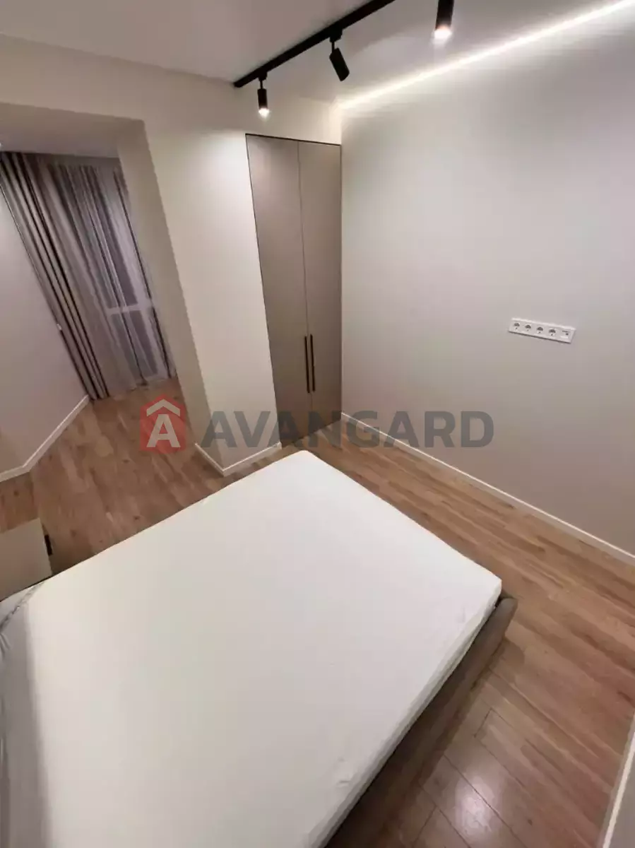 2 ��. ��������, 60/-/- ��. �., 10/14 ������ ���� 5