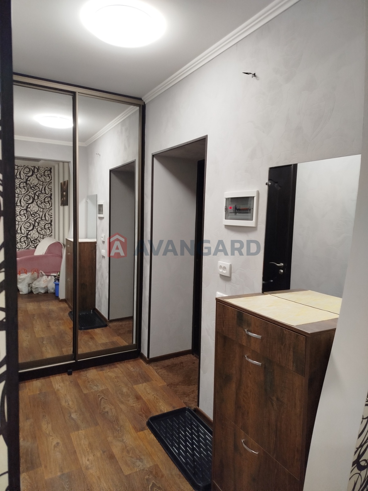 1 ��. ��������, 36/19/7 ��. �., 4/4 ������ ���� 1