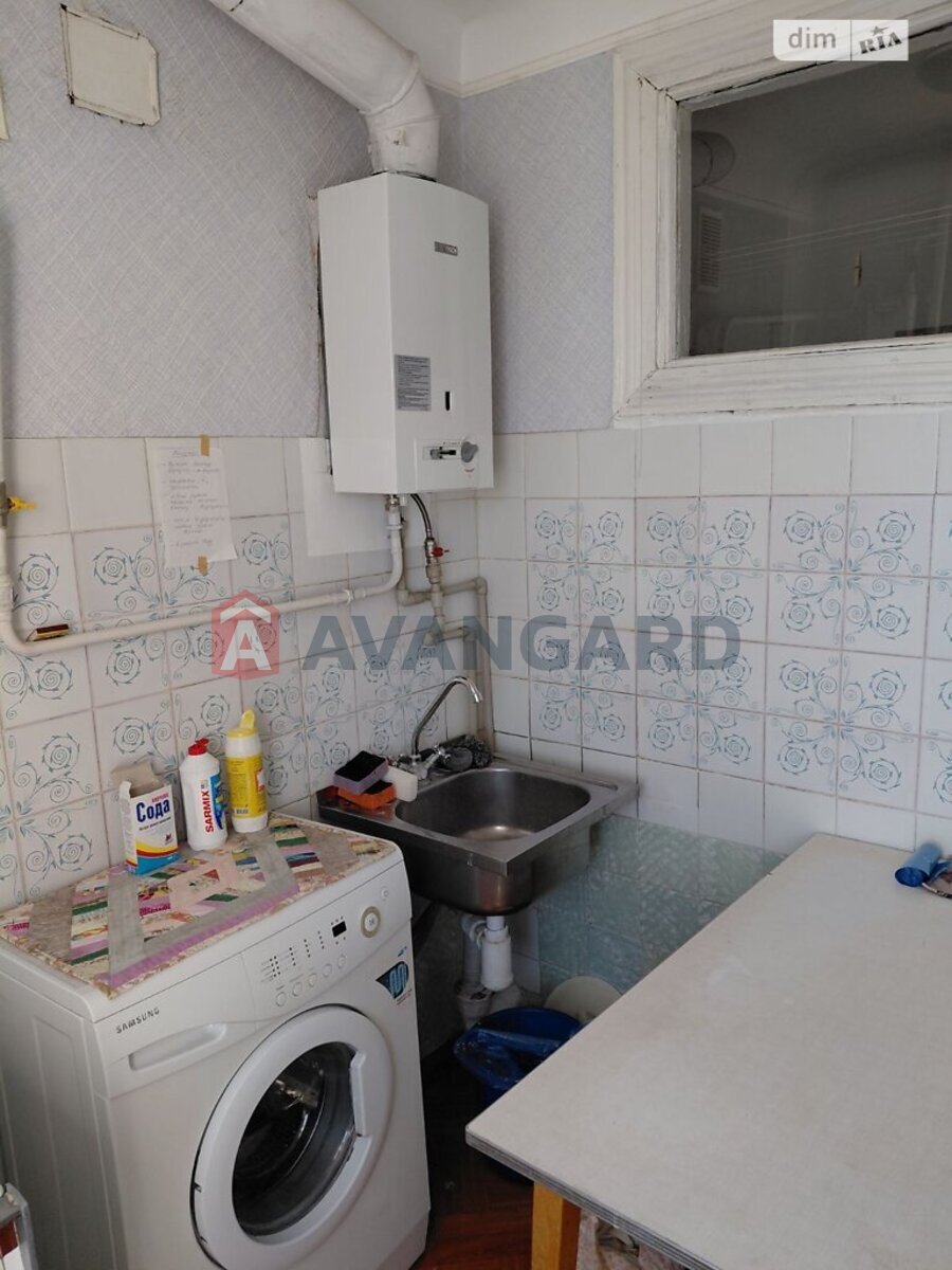 2 ����. ��������, 42/28/5 ��. �., 3/5 ���� ���� 6