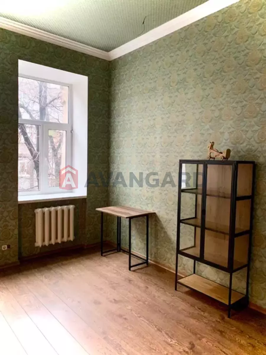 4 ��. ��������, 170/-/30 ��. �., 2/3 ������ ���� 4