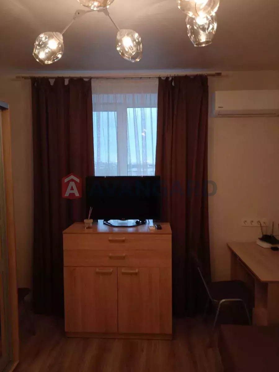 1 ����. ��������, 40/-/11 ��. �., 4/10 ���� ���� 9