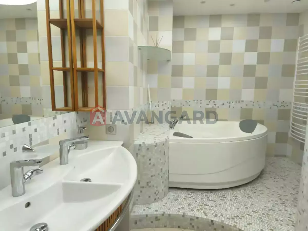 4 ��. ��������, 240/140/25 ��. �., 6/13 ������ ���� 26