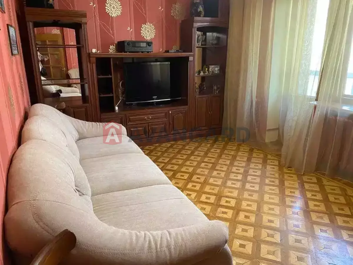 3 ��. ��������, 71/50/8 ��. �., 4/9 ������ ���� 4