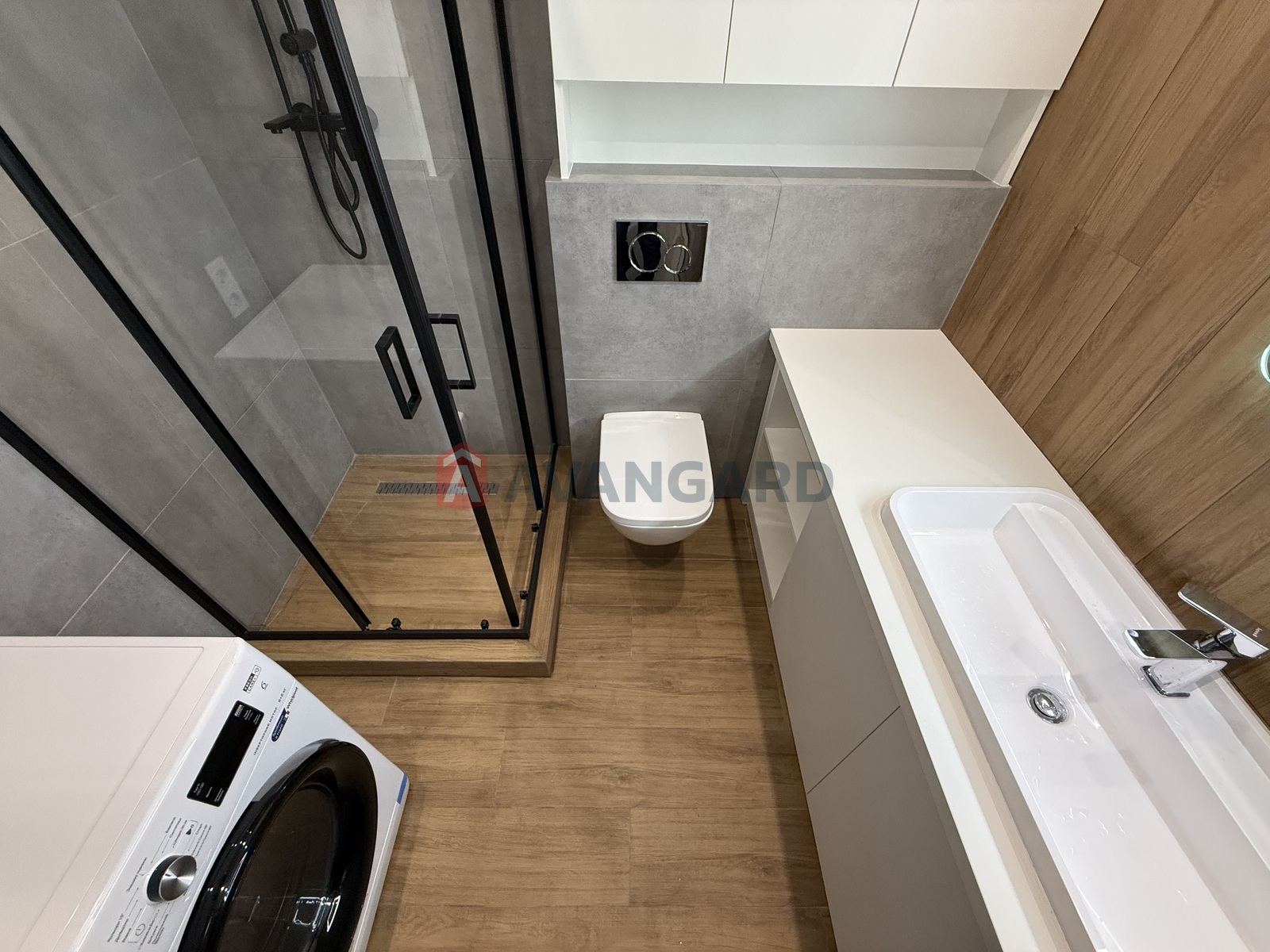 1 ��. ��������, 43,2/14,9/14 ��. �., 4/8 ������ ���� 5