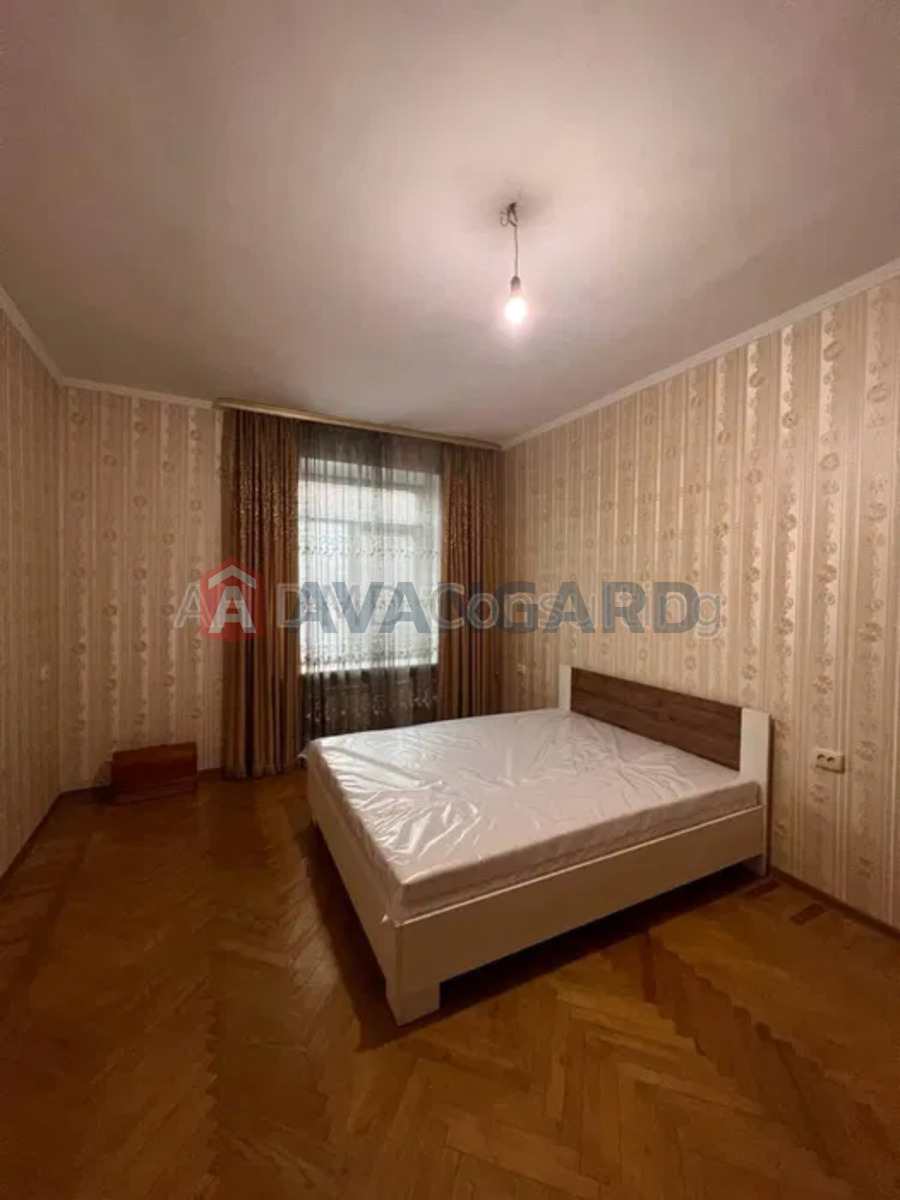 1 ��. ��������, 90/-/10 ��. �., 4/5 ������ ���� 5