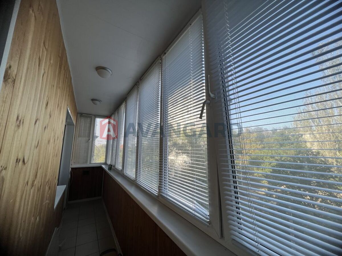 3 . , 77/-/8 . ., 5/9   8