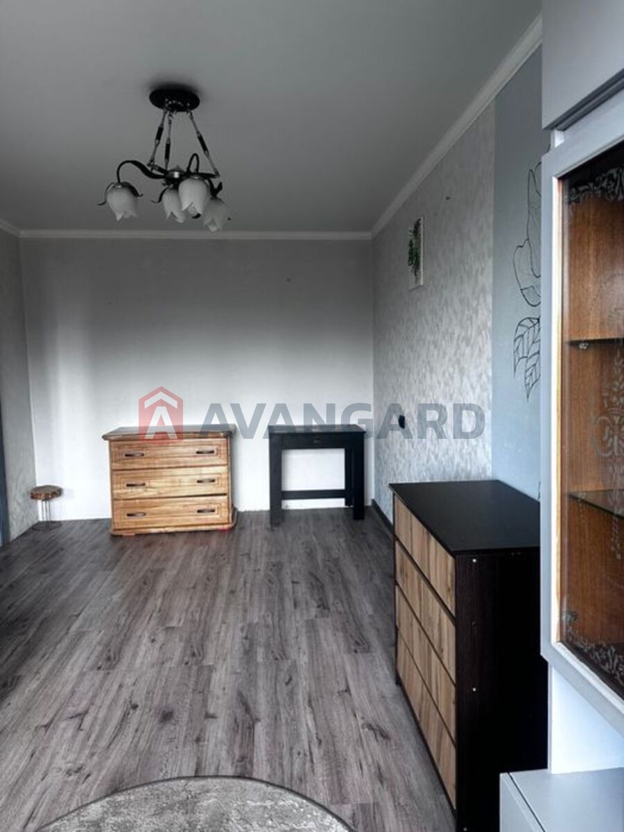 1 ����. ��������, 33/-/8 ��. �., 4/5 ���� ���� 2