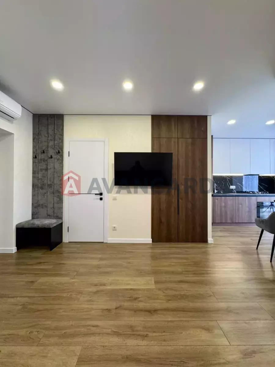 2 ����. ��������, 45/-/15 ��. �., 7/10 ���� ���� 4