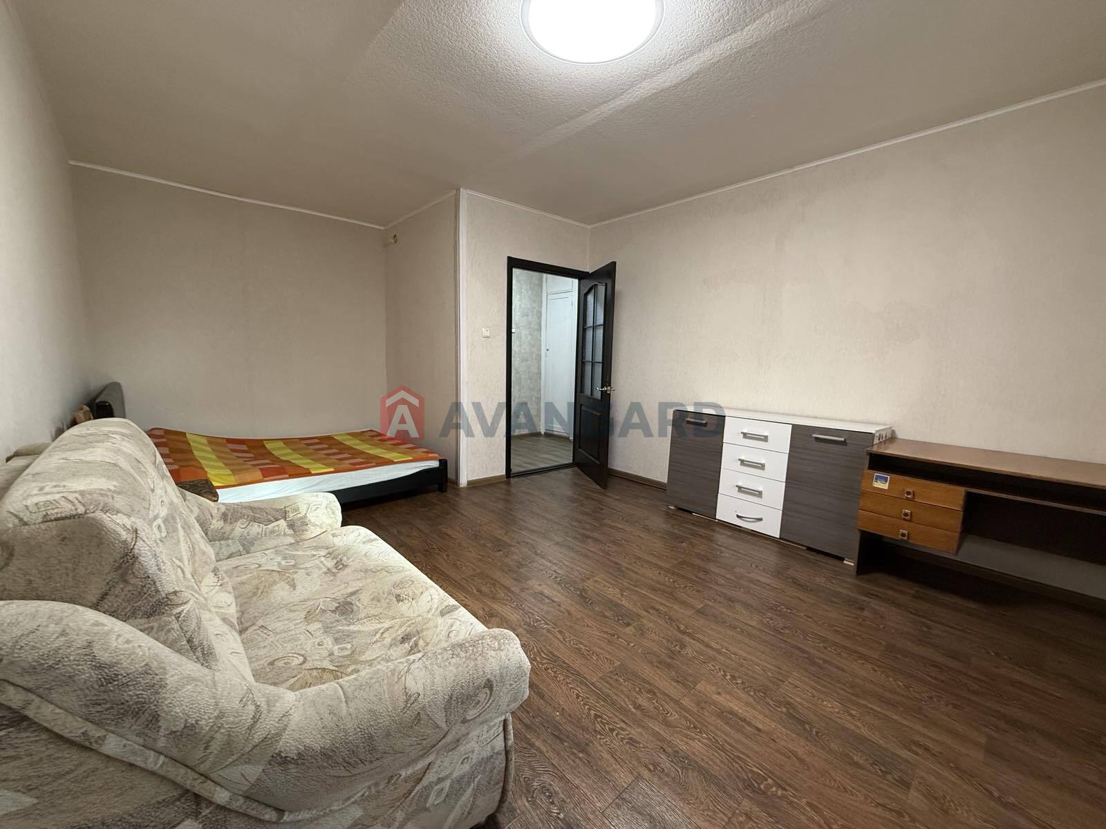 1 . , 39/-/9 . ., 4/9   2