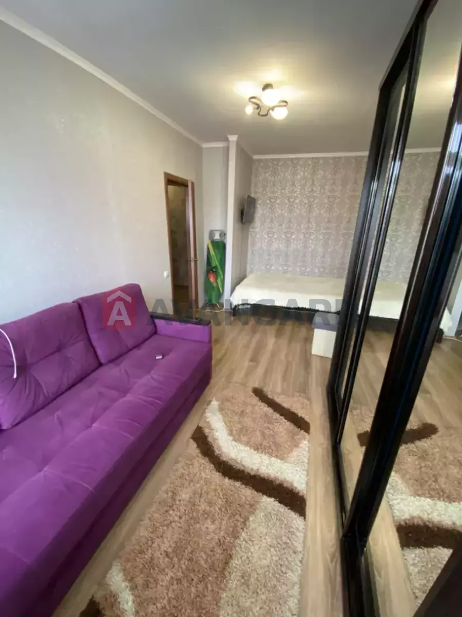 1 ��. ��������, 33/-/- ��. �., 4/5 ������ ���� 9