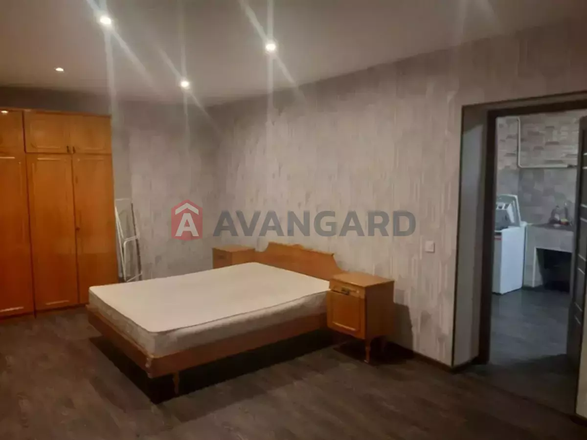 1 ����. ��������, 42/-/15 ��. �., 1/2 ���� ���� 3