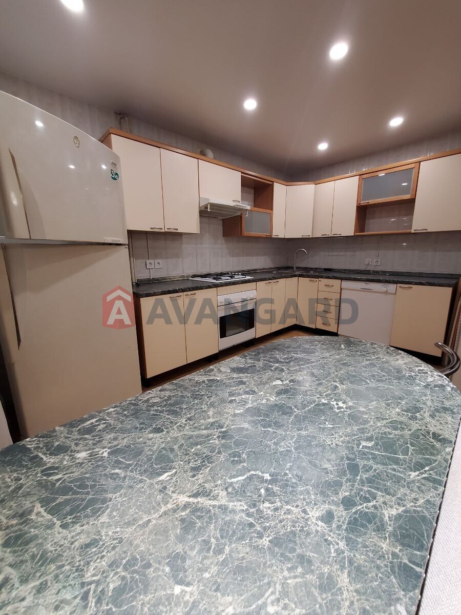 4 ��. ��������, 86/-/20 ��. �., 2/10 ������ ���� 2