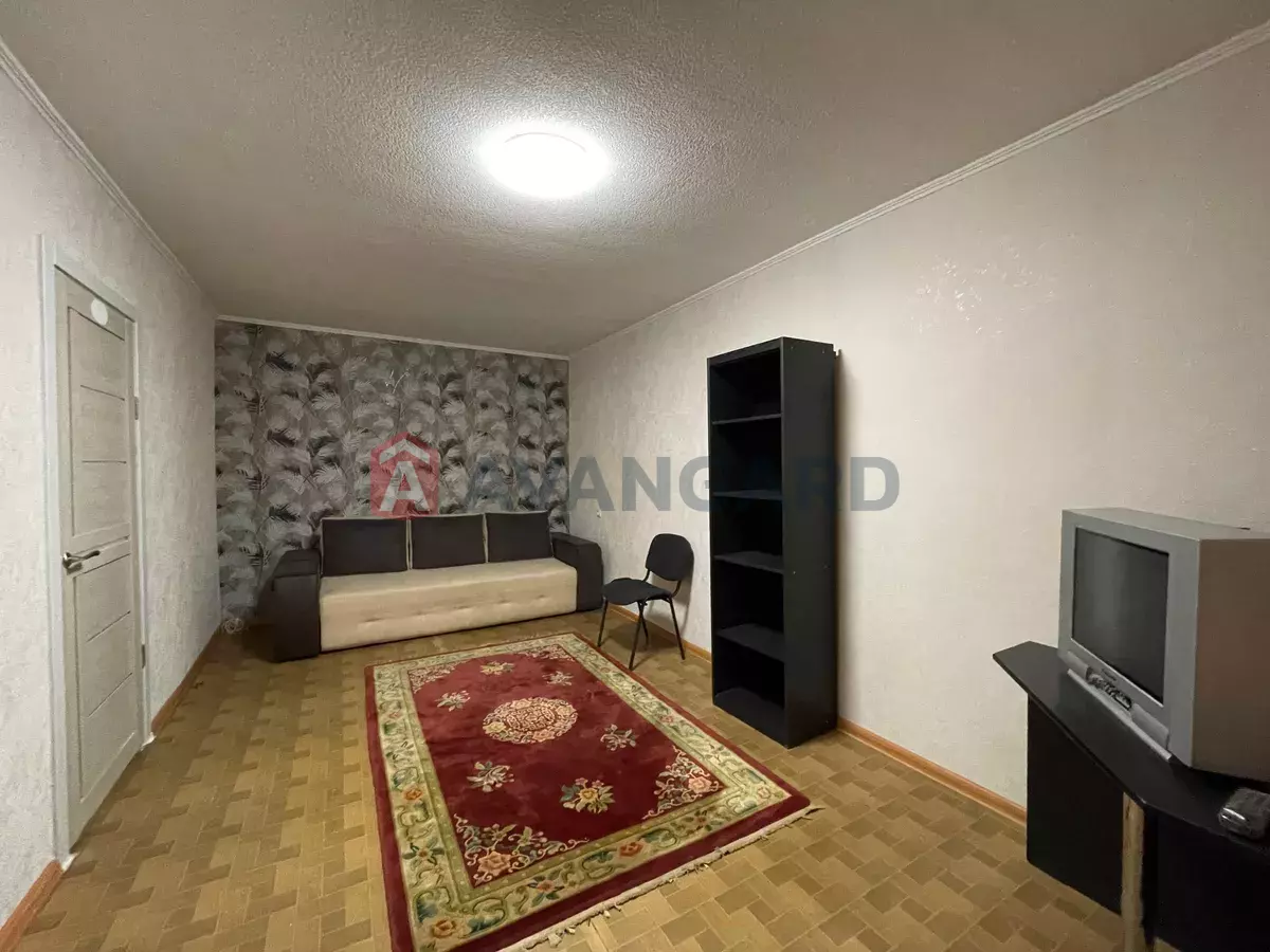 2 ����. ��������, 47/-/8 ��. �., 1/9 ���� ���� 1