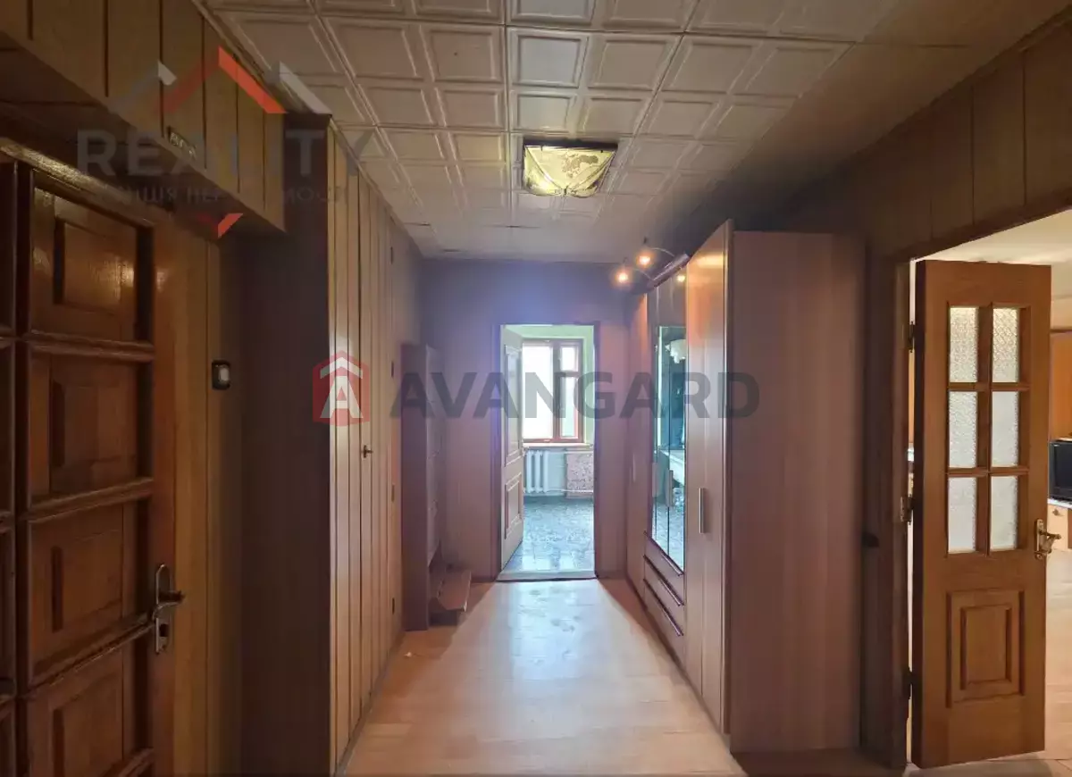 4 ��. ��������, 116/-/14 ��. �., 6/9 ������ ���� 10