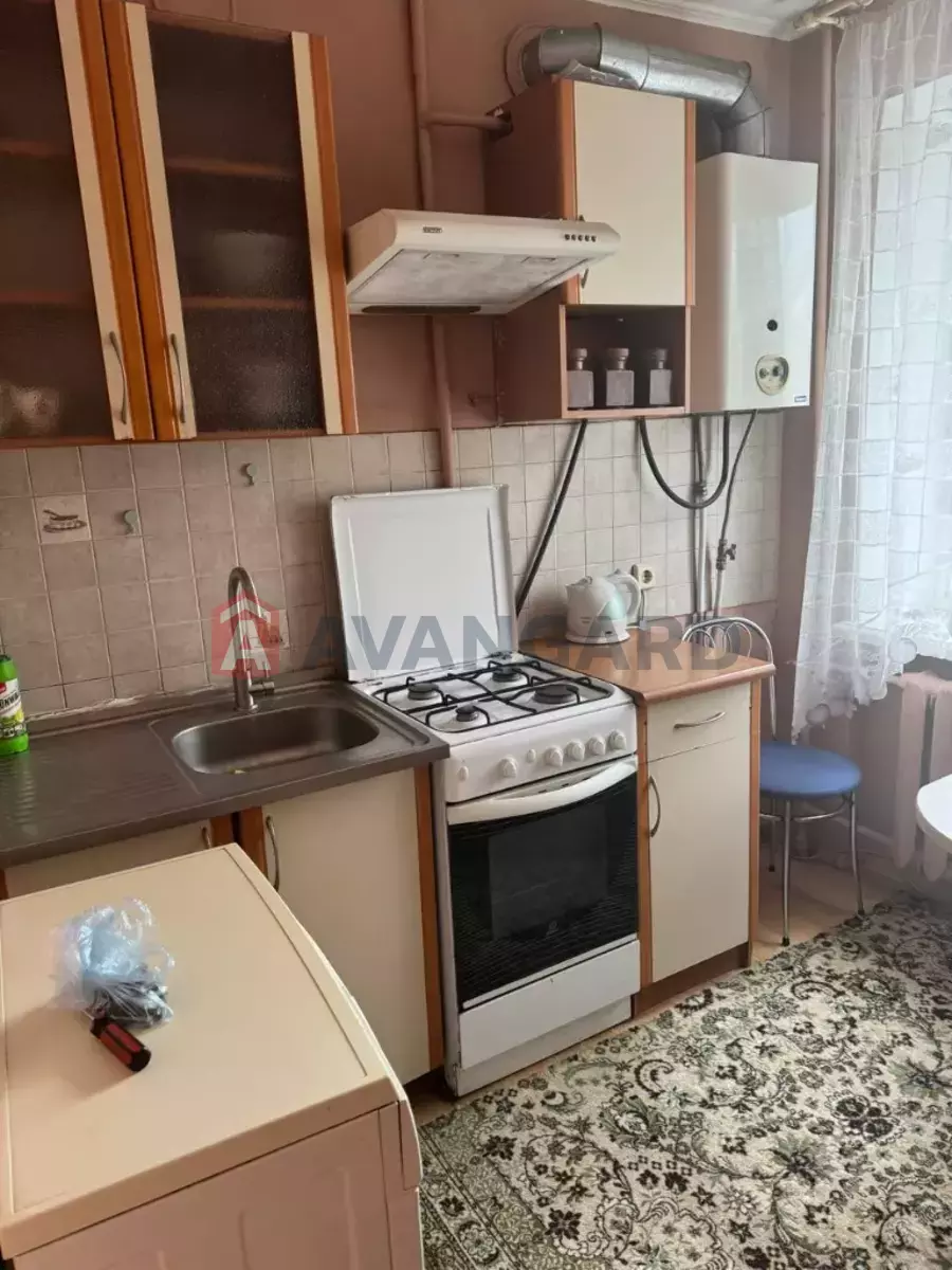 1 ��. ��������, 30/17/6 ��. �., 4/5 ������ ���� 6