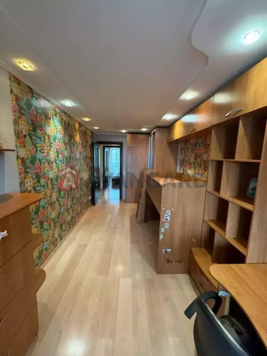 3 ����. ��������, 80/45/10 ��. �., 9/9 ���� ���� 6