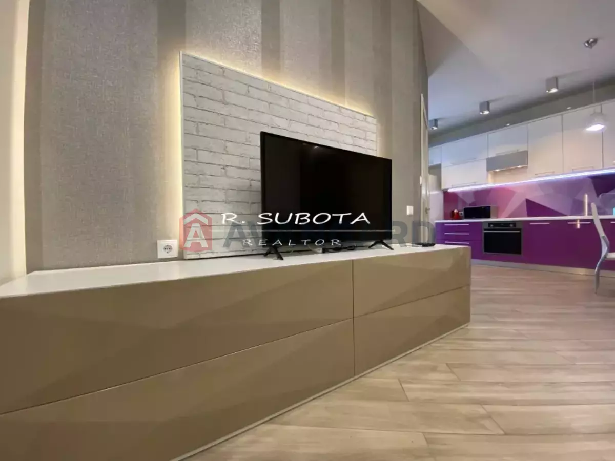 2 ��. ��������, 60/40/20 ��. �., 14/18 ������ ���� 9